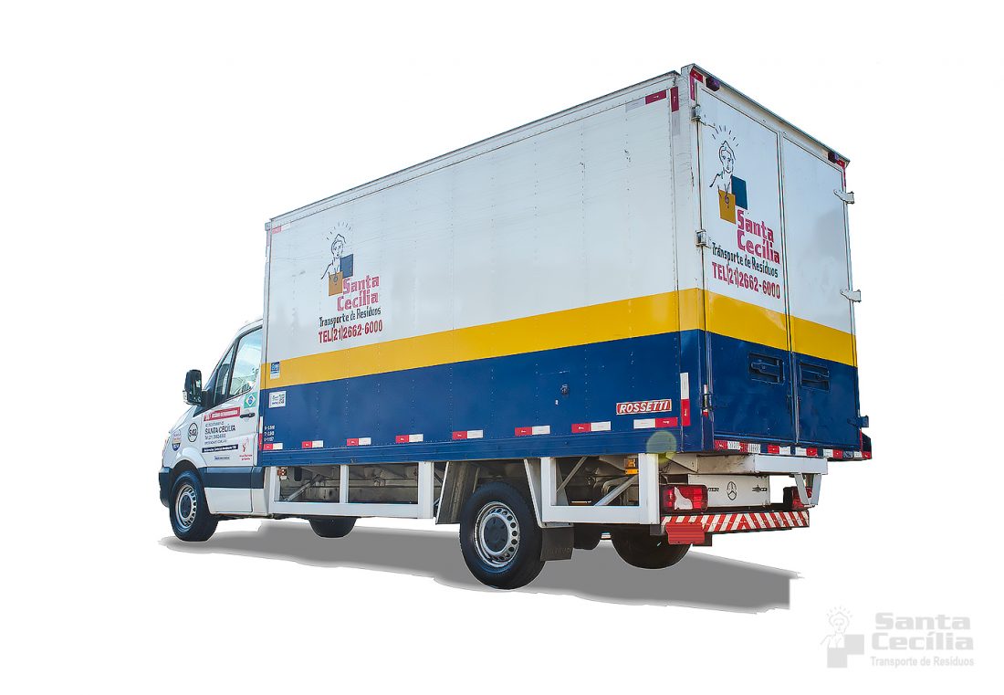 Aluguel de caminhões para coleta e transporte de resíduos.